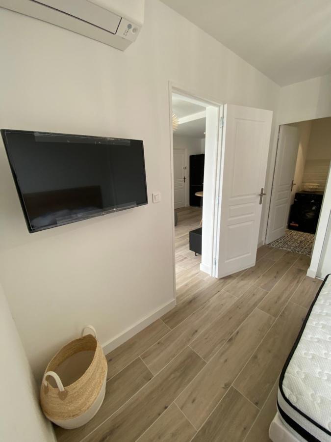 Ajaccio Magnifique T2 37M2 Centre Ville Vue Mer Au Bord De La Plage Neuf 4 Couchages Balcon Parking Prive Ferme Clim Wifi Exterior foto