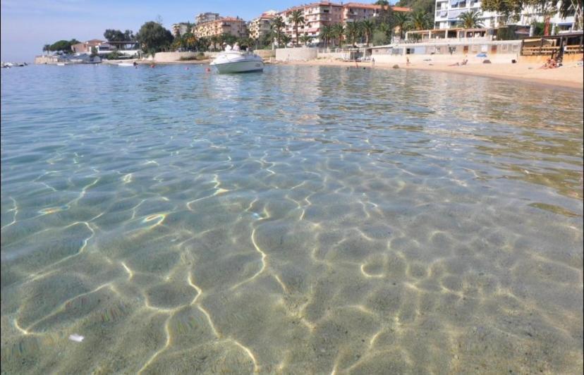 Ajaccio Magnifique T2 37M2 Centre Ville Vue Mer Au Bord De La Plage Neuf 4 Couchages Balcon Parking Prive Ferme Clim Wifi Exterior foto